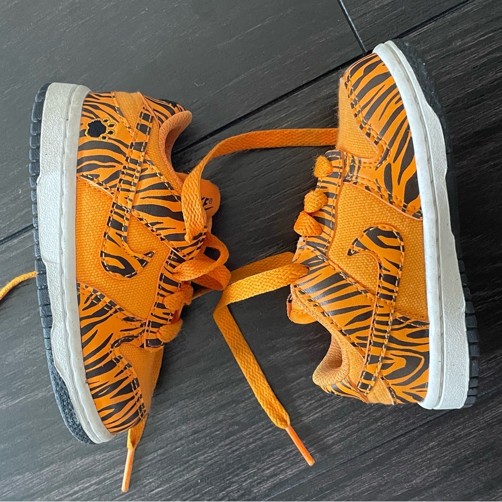 Toddler Nike Dunk Low Next Nature Tiger Stripes - Size 6C